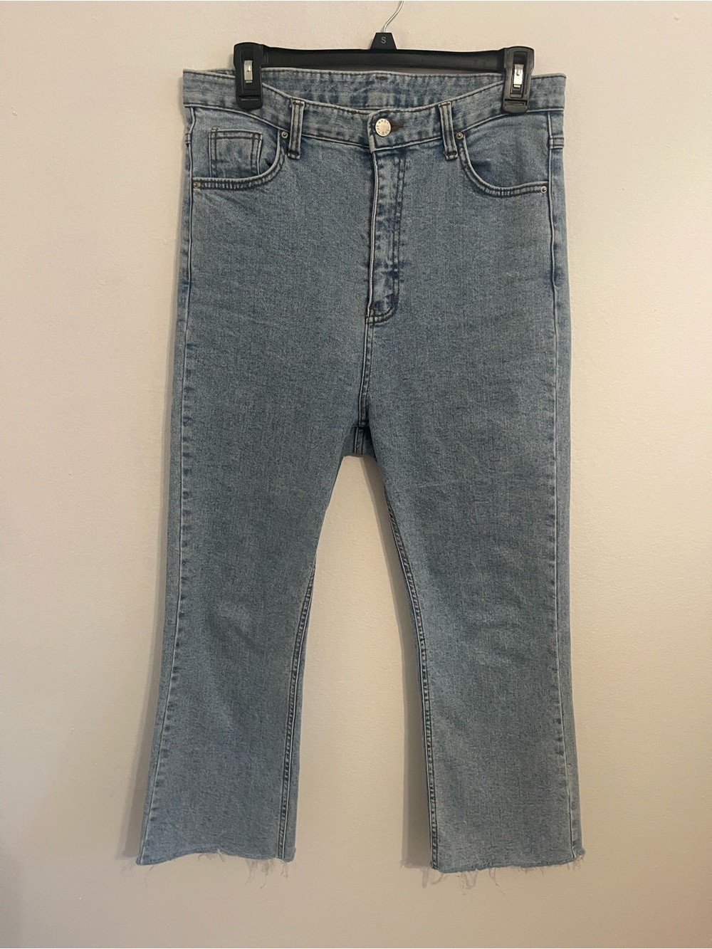Light Wash Straight Crop Jeans. Size 10
